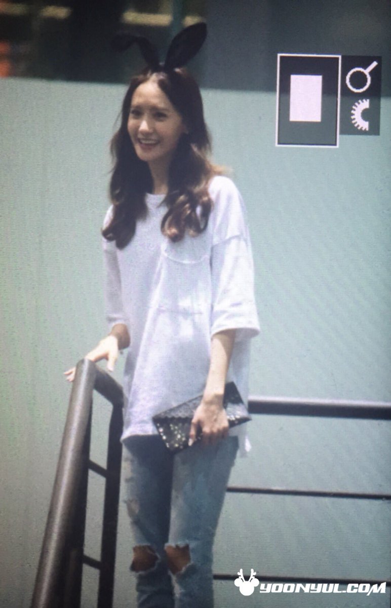 [PIC][22-05-2016]YoonA tham dự "YOONA ♥ BIRTHDAY PARTY" tại SM COEX vào tối nay CjEI345VAAERRgj