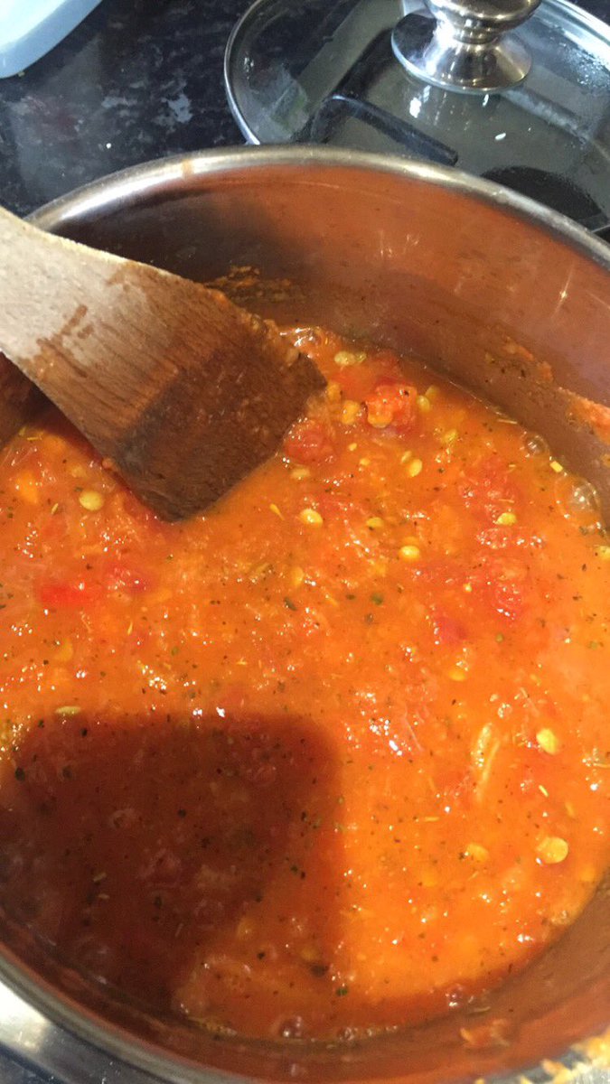 HRearl618's tweet photo. Some food prep happened today.... Bolognase &amp; lasagne for this week 😑 loving being vegan right now #enjoying #vegan https://t.co/9edYrFPnXH