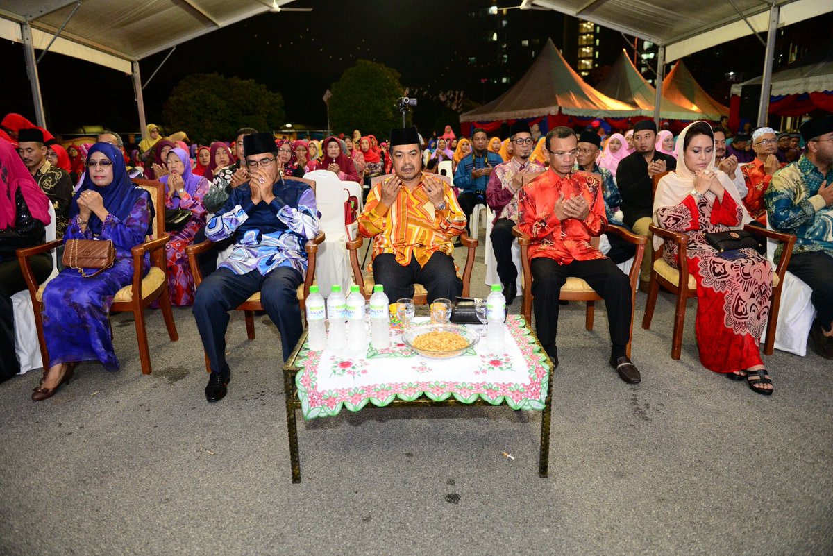 taipanmaster's tweet photo. Pertandingan akhir Festival Nasyid UMNO dirasmikan oleh Dato' @dsjamilkhir https://t.co/F0VccFFqMA