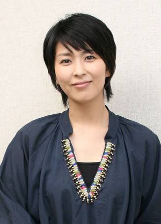 上品な雰囲気を真似したい 松たか子の髪型特集 タレント辞書