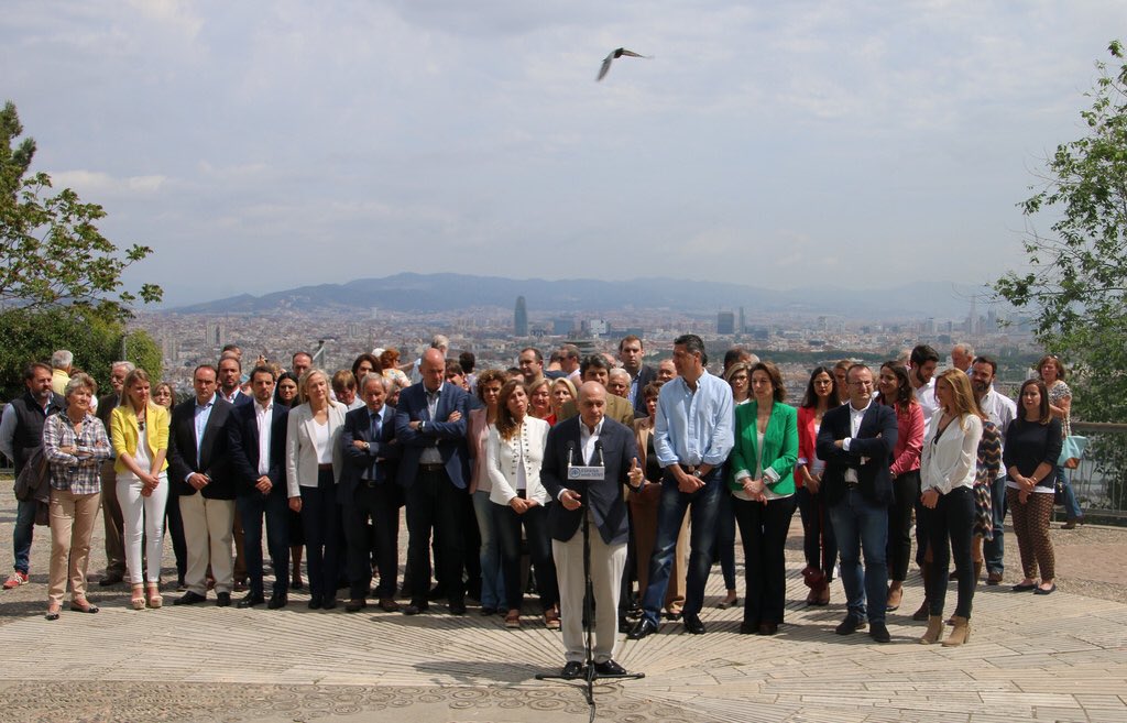 CarloAngrisano's tweet photo. ¡Todo un honor compartir la candidatura de @JorgeFdezDiaz con mis #comPPañeros de @NNGGcat! #AhoraMásQueNunca #26J https://t.co/fXsogUvlzz