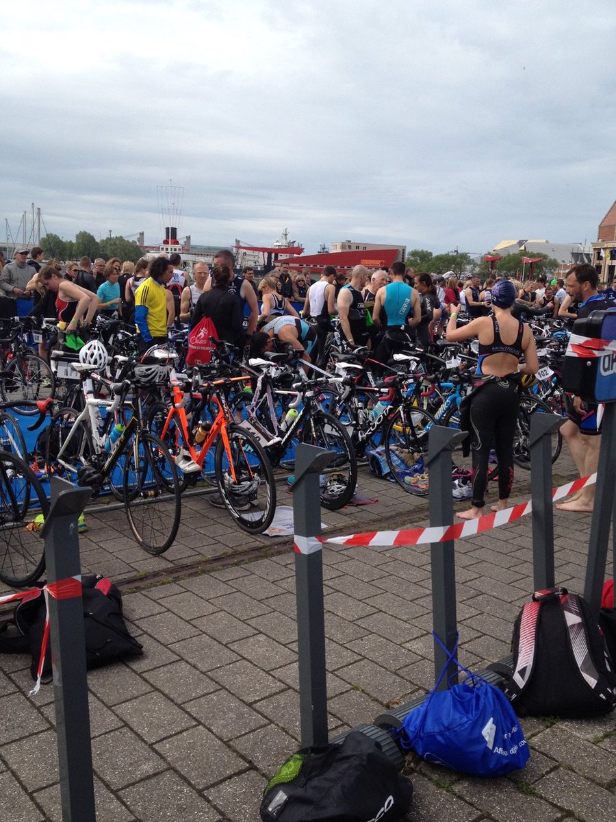 FondationARC's tweet photo. La journée continue avec les préparatifs de la course Open. #GPFFTRI2016 @FFTRI https://t.co/o3rmZL4RI3