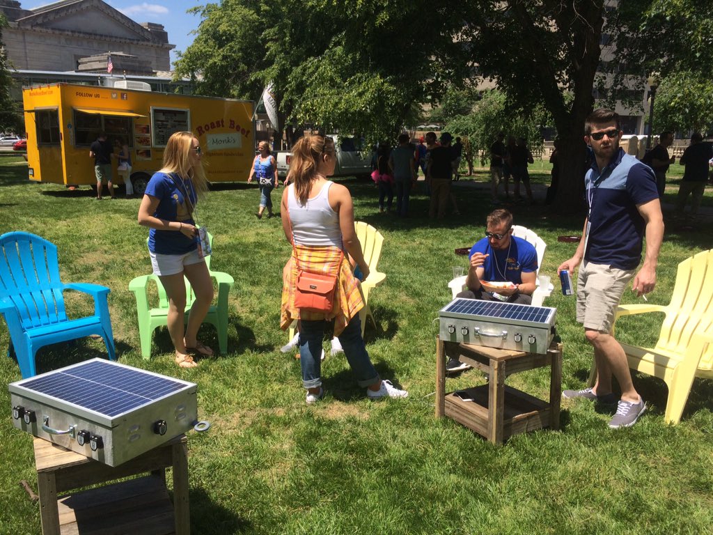 #DowntownOpen needing a lot of phones charged! Thanks <a href="/KCCrewSports/">KC Crew</a> for the invite! #sunshineboxes