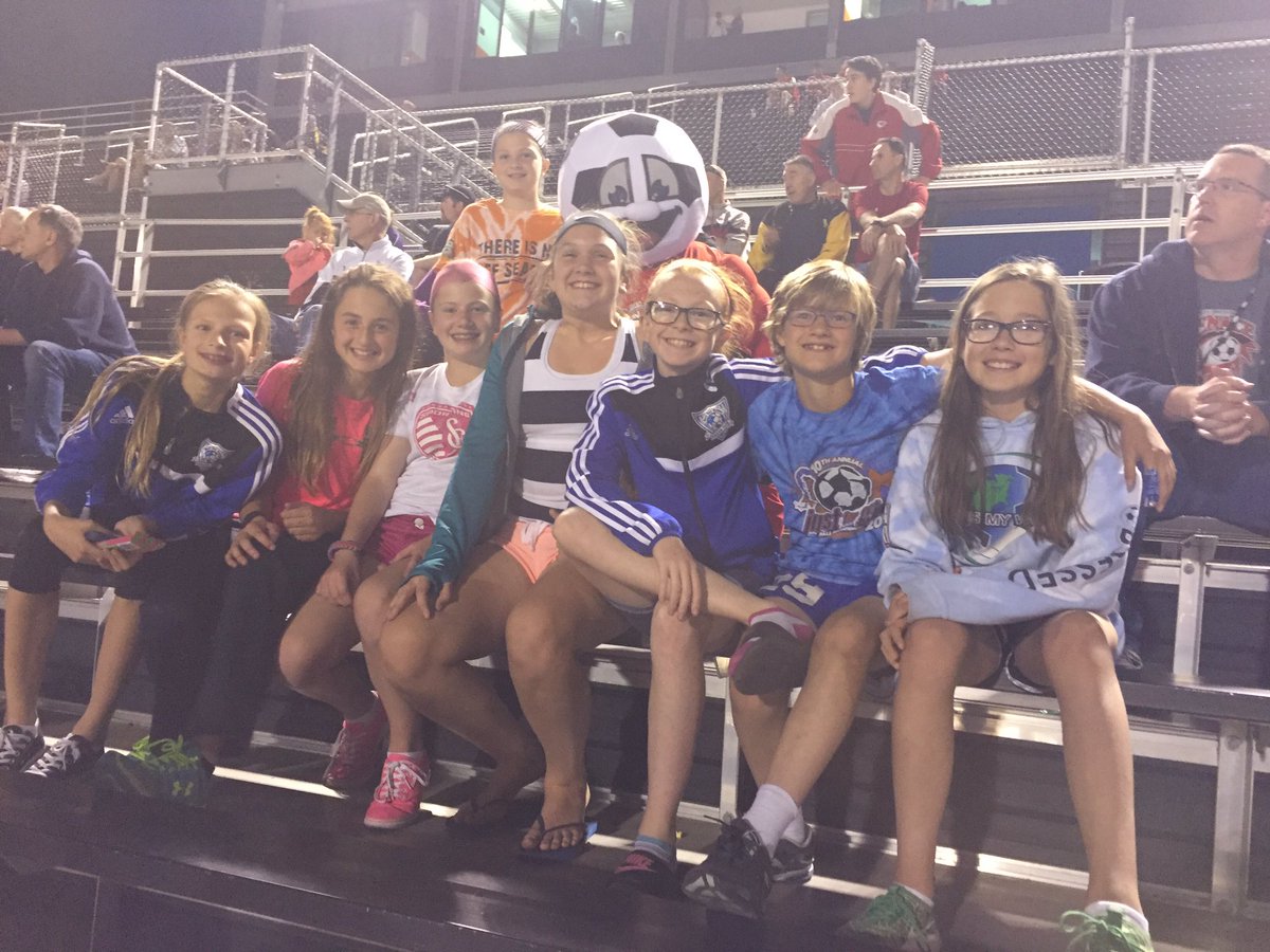 Sharpiee6's tweet photo. Some of our #WDMSC players getting better by watching the @MenaceSoccer game! Love these girls!β½οΈπ https://t.co/5JtiiTT64o