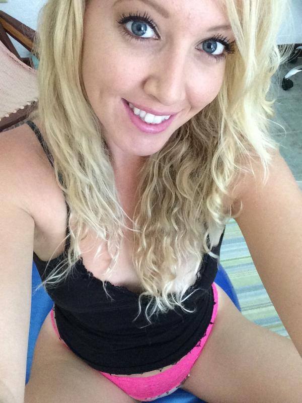 Like this tweet and drop me a chat or retweet me if you wanna see more pics!