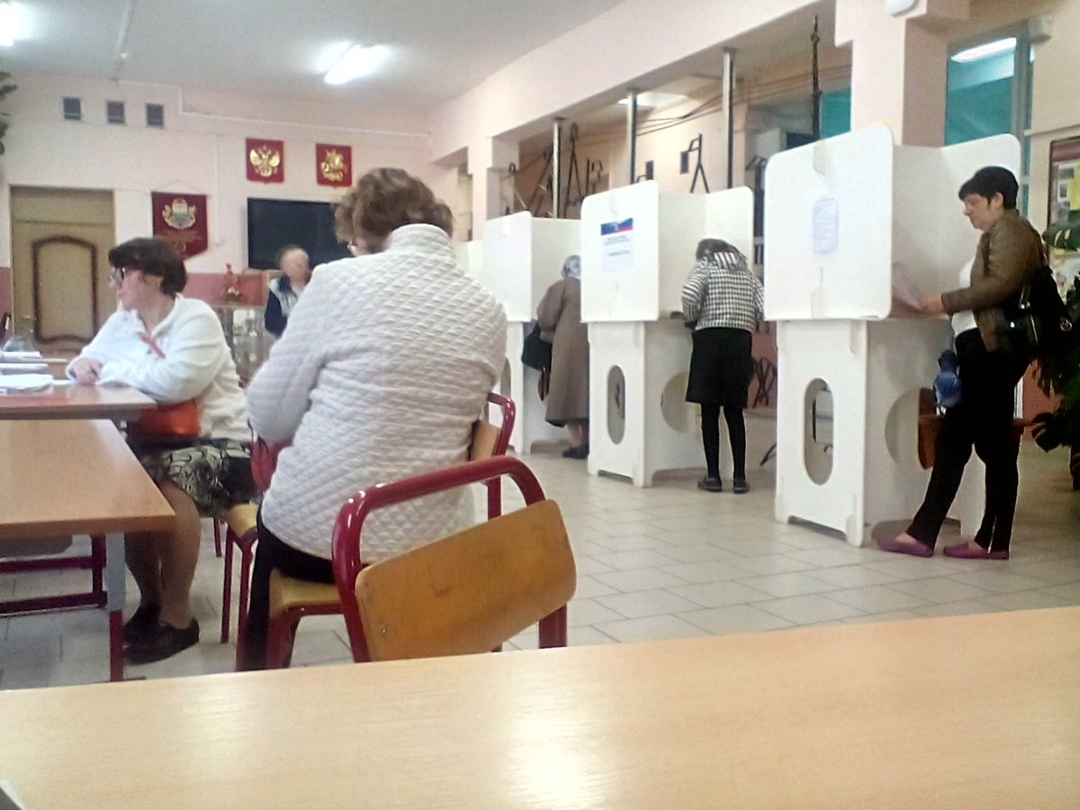 #МоскваВыбираетЕР День близится к концу,но люди активно приходят.Жду вас по адресу ул.Чугунные ворота д11-школа 2111