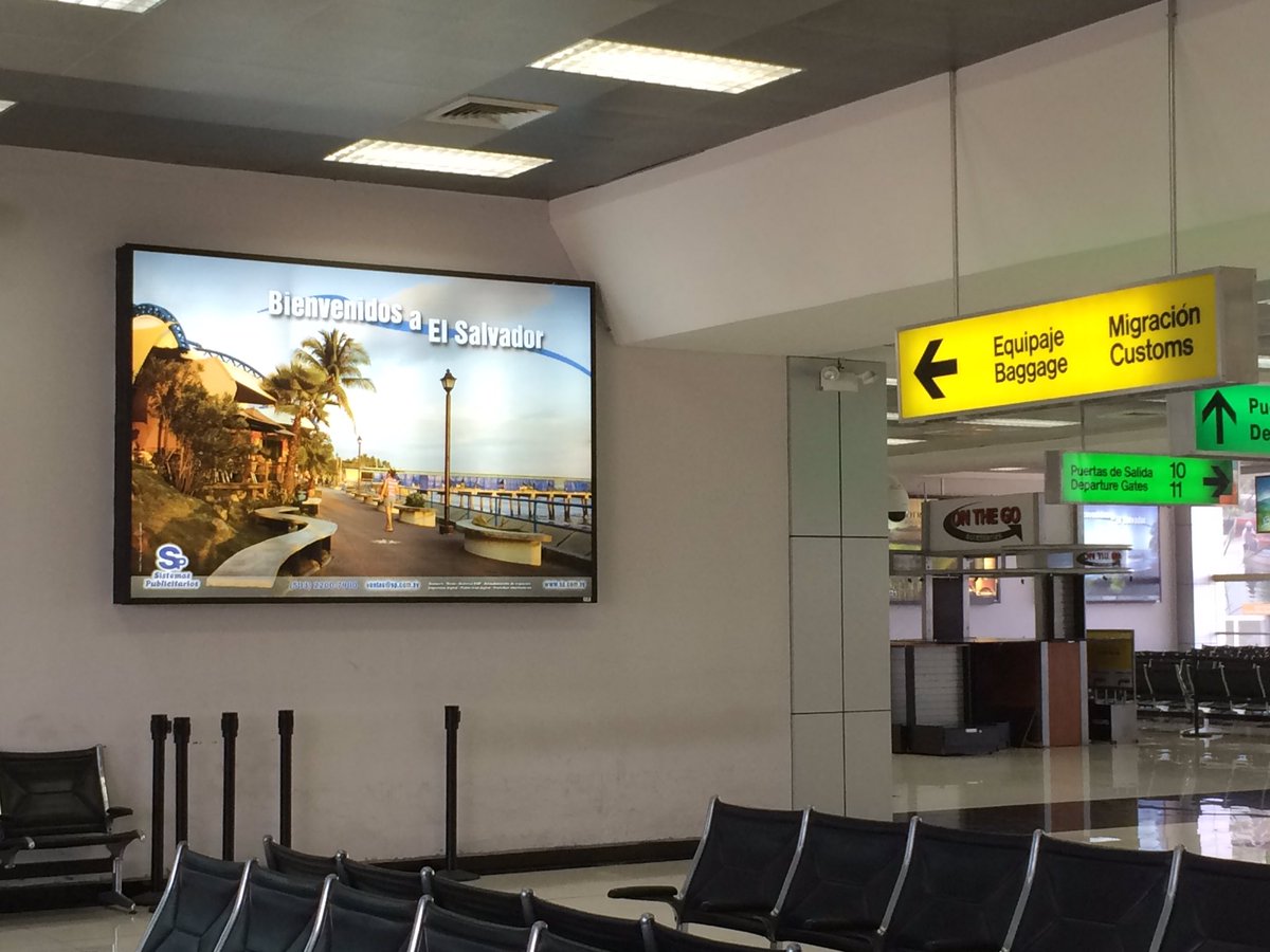 dundomx's tweet photo. Ya en El Salvador,.#quierofumar https://t.co/uiWTsTFQiP