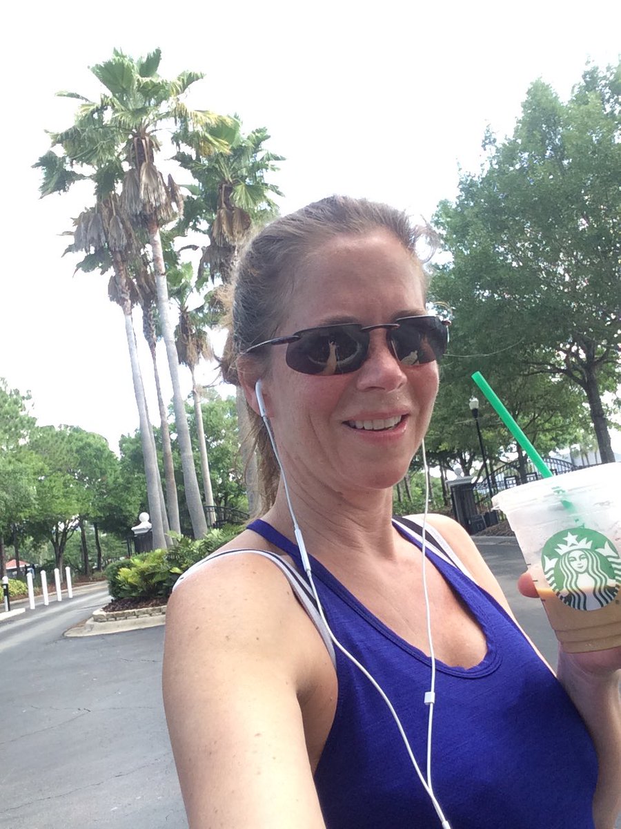 MaryZarcone's tweet photo. Florida running.. HUMID! Thank you Meg @ Super Target Town &amp; Country iced perfection https://t.co/KzImBuwiHW