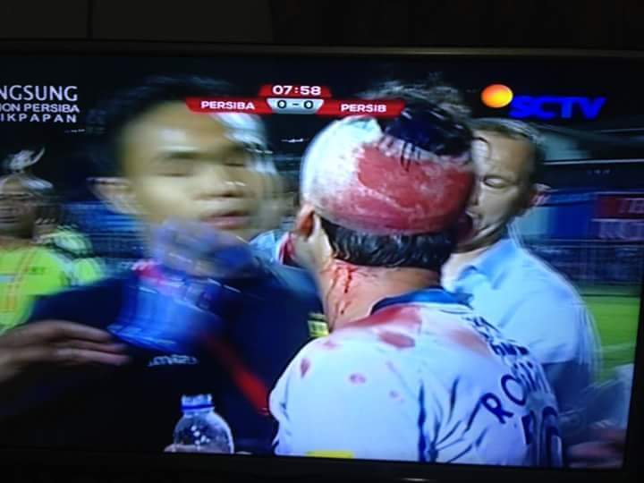 #RipGadhangSleman #RipFahrezaJakmania #RipSlametAremania #RipEkoAremania #PrarForGresik <a href="/SCTV_/">SCTV</a> BOLA DIATAS KEMATIAN