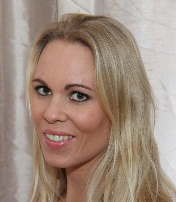 alweer #34weken #zwanger tijd vliegt voorbij https://t.co/QABvT6UbHl<a href="/tag/34weken"class="tags">#34weken</a><a href="/tag/zwanger"class="tags">#zwanger</a>