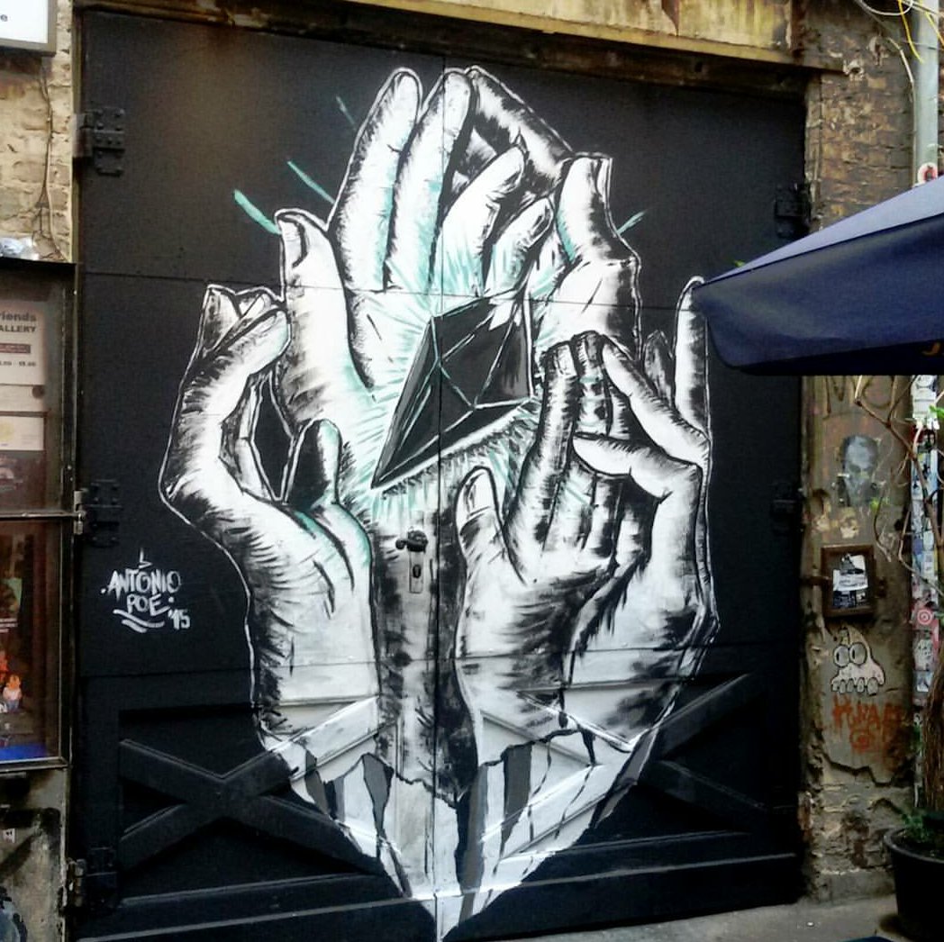 screamqueen1313's tweet photo. #AntonioPoe #Berlin #StreetArt #UrbanArt #HackischerMarkt https://t.co/whByYaZIcx
