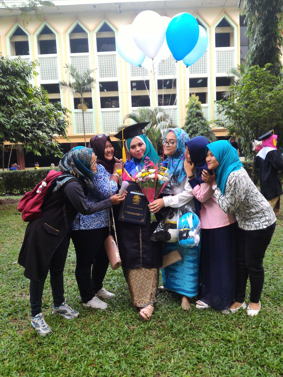 "Yang wisuda jadi Ratu sehari" ABDR pecah telor!!! <a href="/uinjktofficial/">UIN Syarif Hidayatullah Jakarta</a> #wisudaUINJKT100