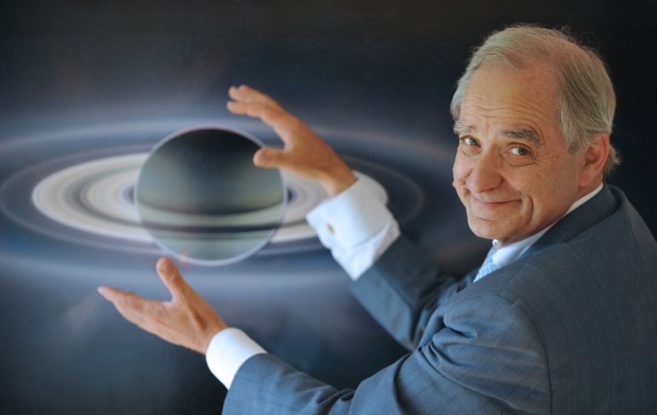 futurasciences's tweet photo. André Brahic, le seigneur des anneaux planétaires, nous a quittés dimanche dernier 😢https://t.co/LhcnUqNsD8 https://t.co/nYrlkCRwN9