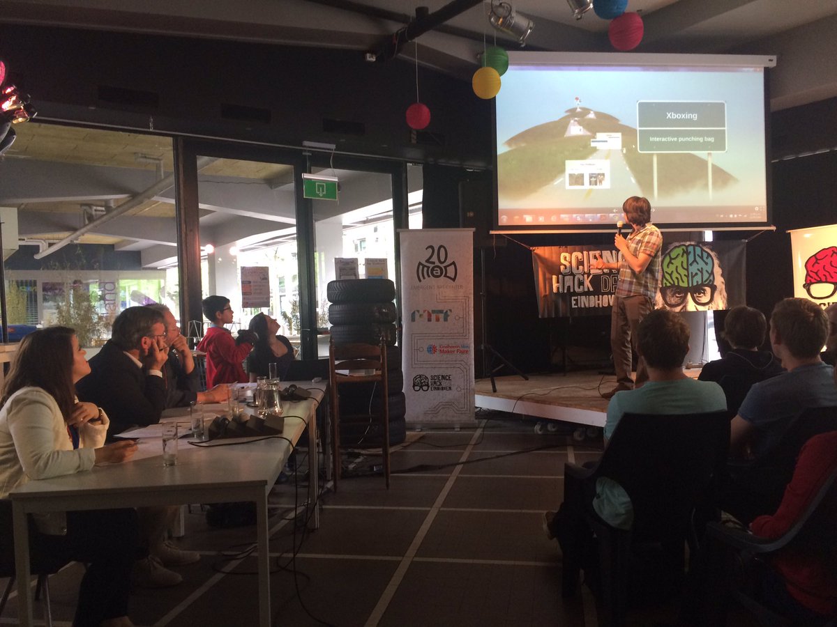 ChaeMadlabnl's tweet photo. Pitches to the juries @MADlabNL #sciencehackday #eindhoven #shd040 https://t.co/0Z5Moc2Zoq