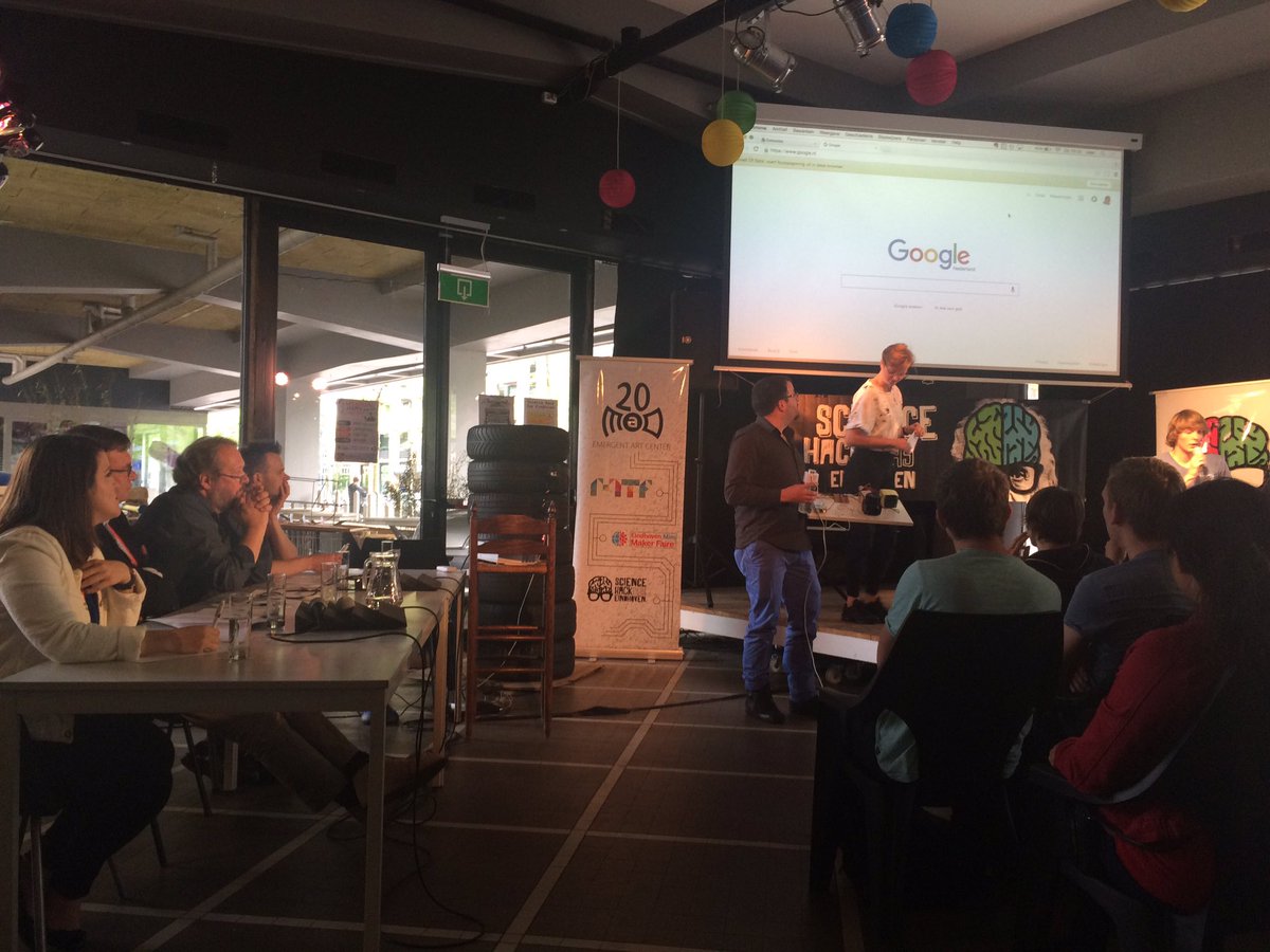 ChaeMadlabnl's tweet photo. Pitches to the juries @MADlabNL #sciencehackday #eindhoven #shd040 https://t.co/hx6jDOeOfU