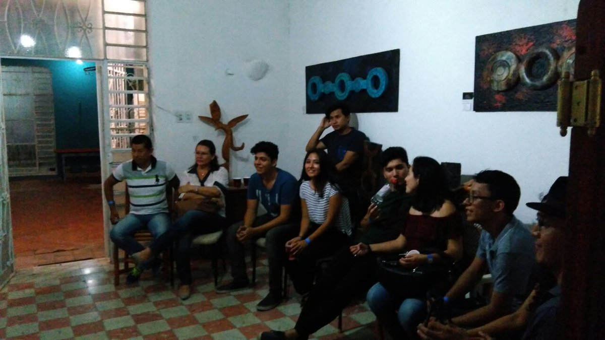 Netorocks's tweet image. Excelente noche con amigos en la Galeria Cafe Gamboa.