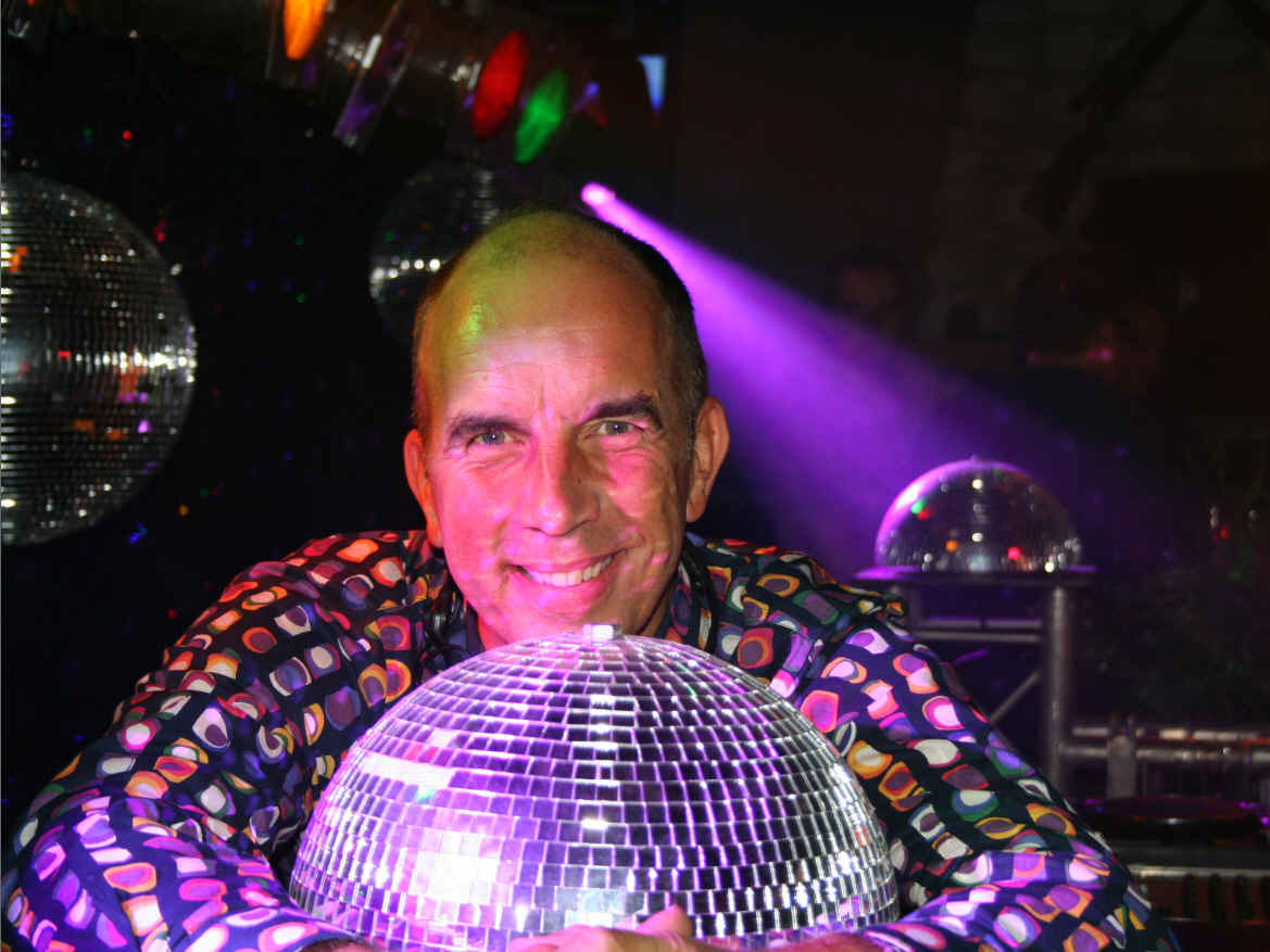 Zaterdag 18 juni Classics Dance Night in <a href="/SchouwburgCuijk/">Schouwburg Cuijk</a> met o.a. DJ Jan.
Kom jij ook?