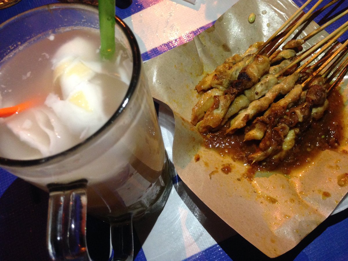 MelodyLaksani's tweet photo. Keniqmatan haqiqi malam hari😂 https://t.co/Z7iMdFPIok