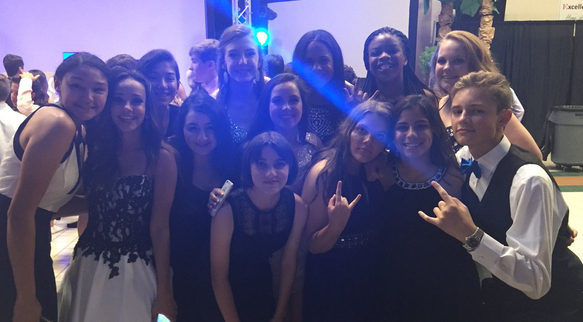 Rxfaella's tweet photo. best night of my life. #8gd https://t.co/7yyXHPskwD