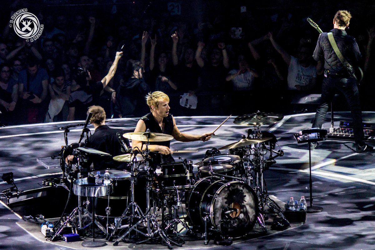 G_Rechichi_ph's tweet photo. https://t.co/NYLcWt0irL
@muse live at Milan. Great rock, the greatest show ever. #muse #mediolanumforum #MuseDrones https://t.co/JahBoSoT7D