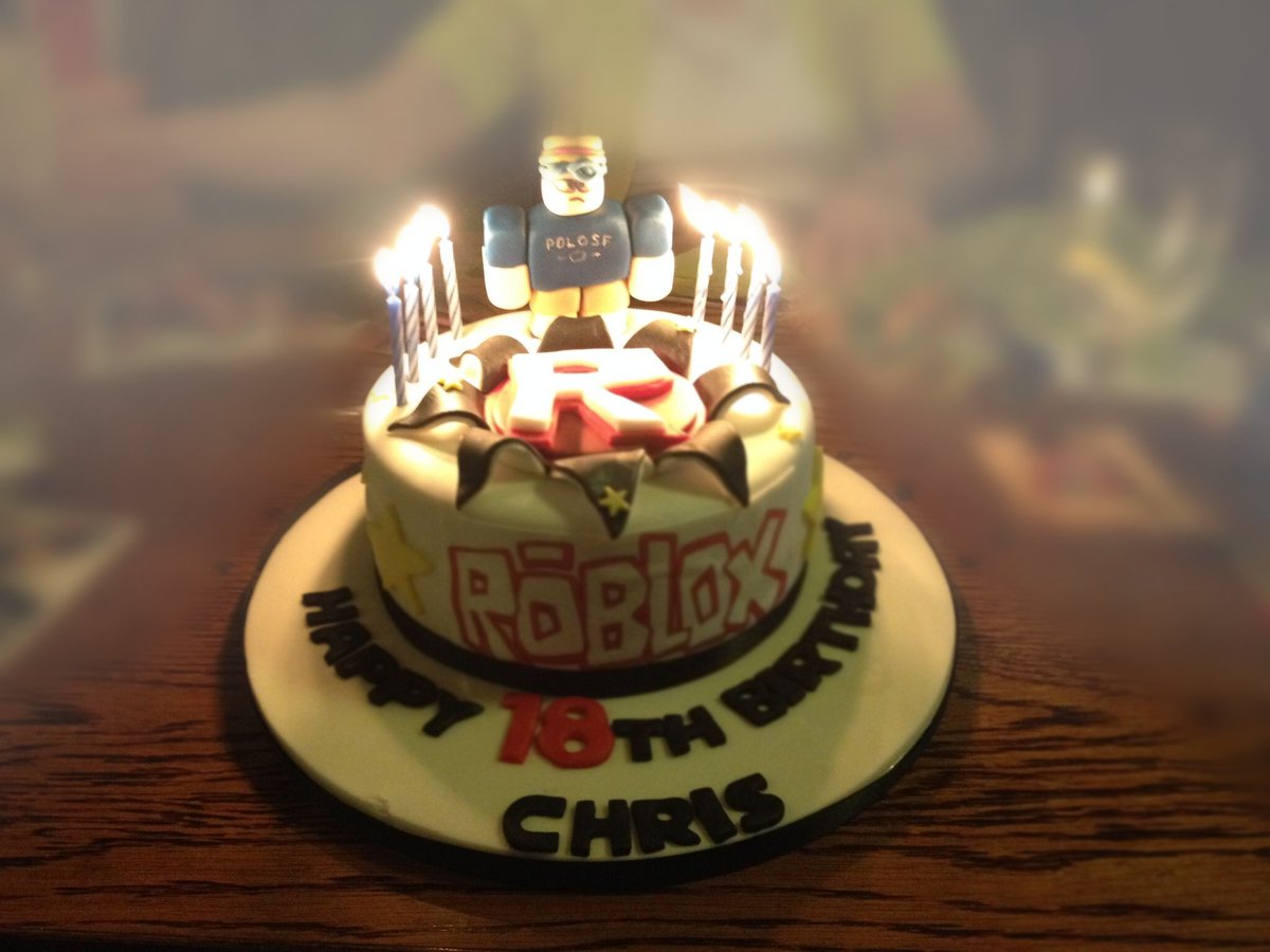Crykee On Twitter Having An Awesome Birthday Weekend With The Icing On The Top Being This Roblox Themed Cake Roblox - roblox theme cake design