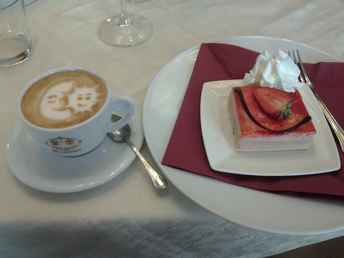 SpecchiTrieste's tweet photo. Nel caso domani mattina ci fosse qualcuno che non sa dove fare #colazione...
#CaffedegliSpecchi
#Trieste
#Peratoner https://t.co/iQ3DD0SJND