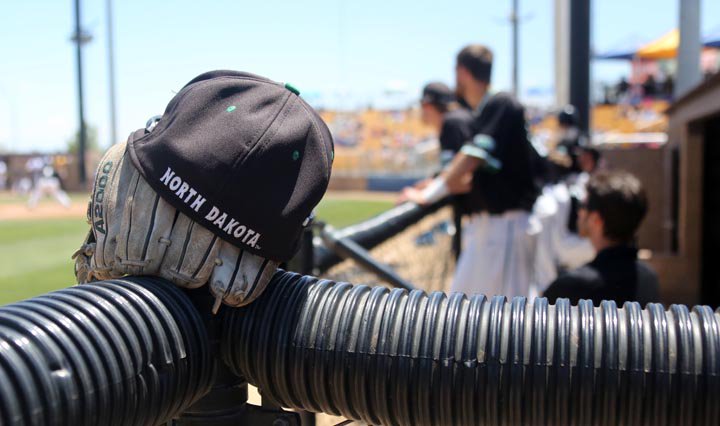 Stitch_Head's tweet photo. Last of the #FightingSioux Nine
Saturday saw final at-bat for @UND_Baseball after 127 yrs
https://t.co/TiiDZ6blB2 https://t.co/qT4s7vOVXz