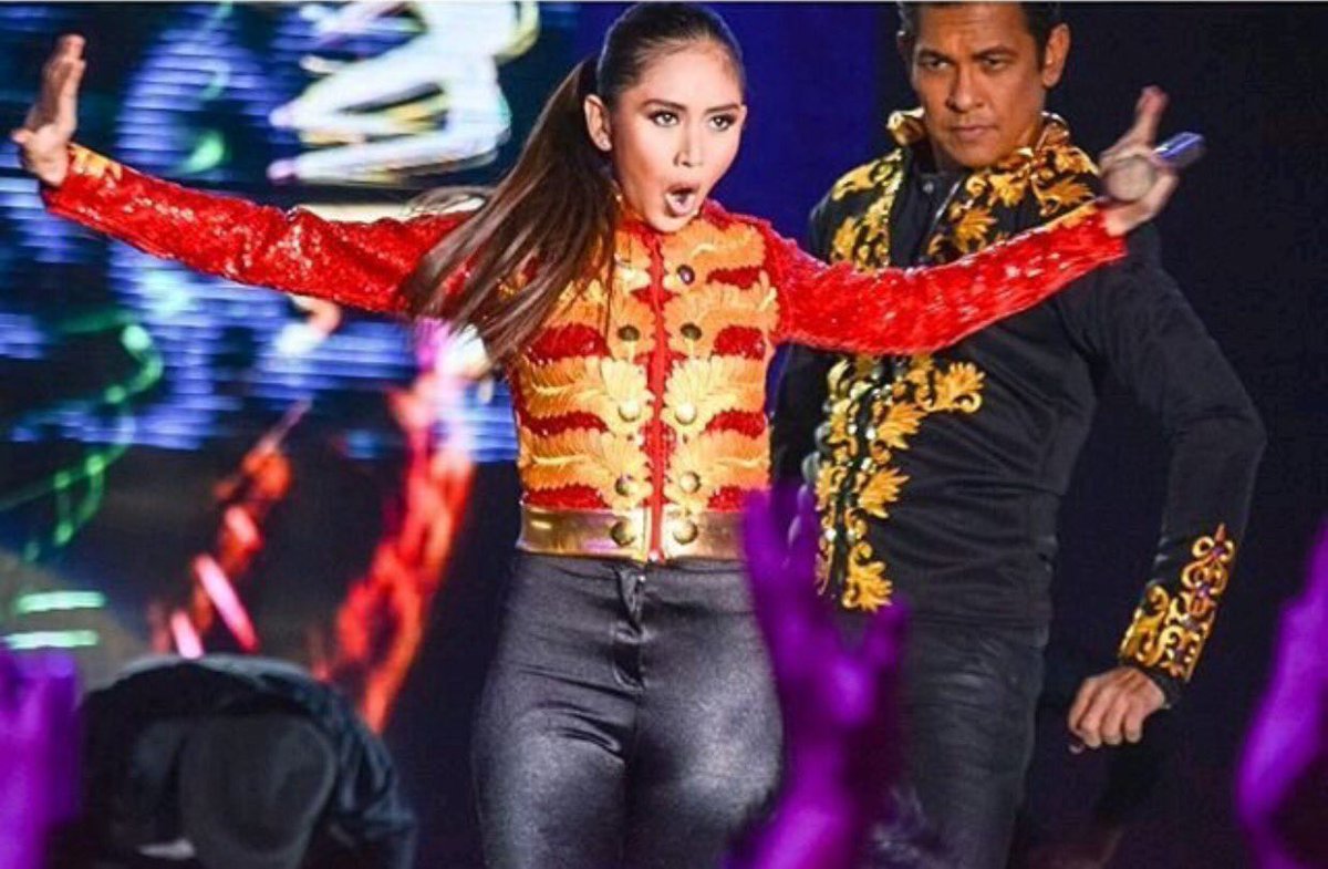 CutieliciousP's tweet photo. The BRILLIANT #SarahG & @GaryValenciano1 @JustSarahG #ASAPMayFiesta still praying for their duo major concert ๐ https://t.co/ugDs6m1iKM