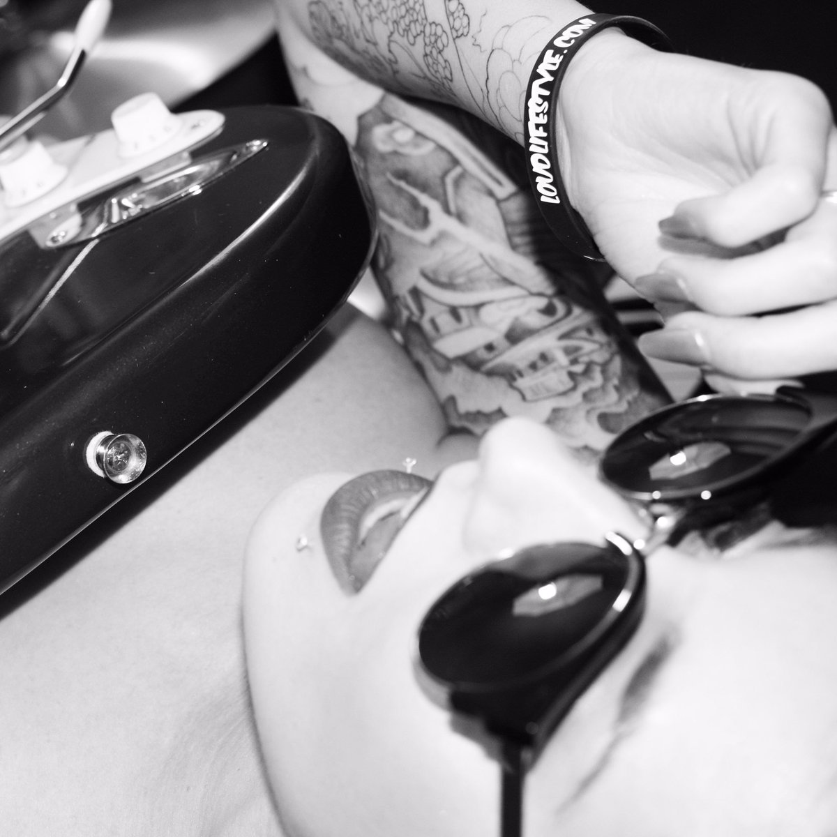 dcurtis000's tweet photo. 👣 @haleyndecker #loudlifestyle #budtender #BaeArea #Seattle https://t.co/mamnqHaVit