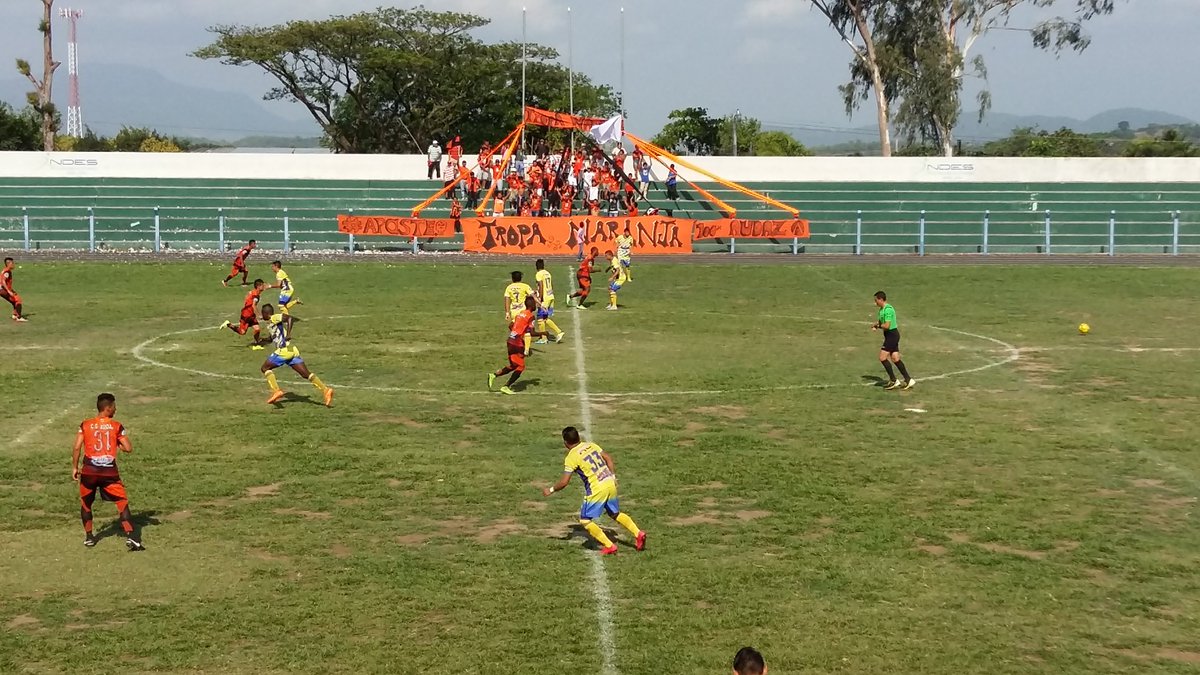 AApastepeque's tweet photo. Inicia el encuentro contra @LimenoOficial #SegundaDivisión Semi-Final @LigaPlataSV https://t.co/1kT4YmuUm1