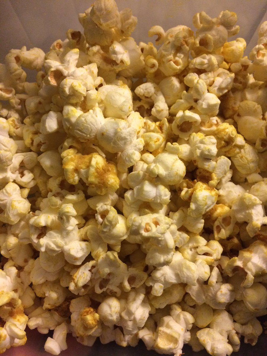 LadyBrandi's tweet photo. Edible fireworks from #helpyourselfcookbook by @ruby_roth #vegan #popcorn #yummy #whatveganseat https://t.co/7mgOcVSFXZ