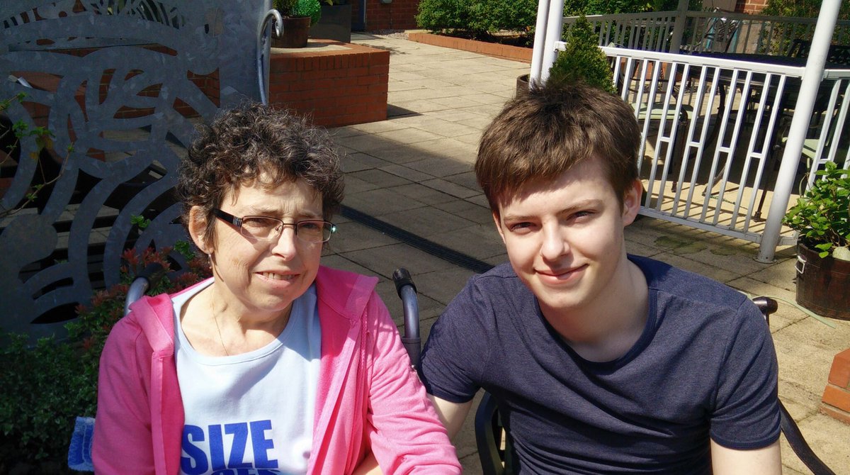 A7ZATRU's tweet photo. After over 4 years of fighting so bravely against so much, my Mum lost her battle to cancer today. I love you Mum❤️ https://t.co/0VFkkcQaMC