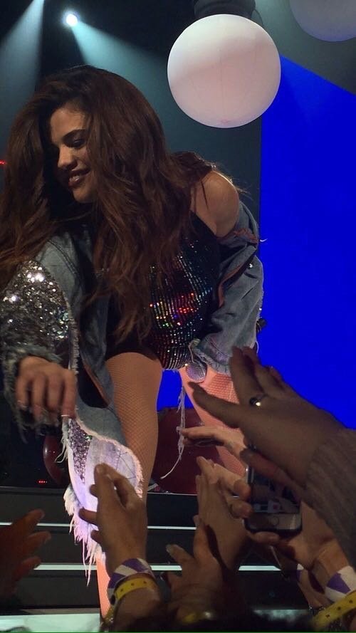 gomezpicks's tweet photo. @selenagomez @onrevivaltour #revivaltour @therevivaltour @revivaltour https://t.co/VQIX4tFZaV