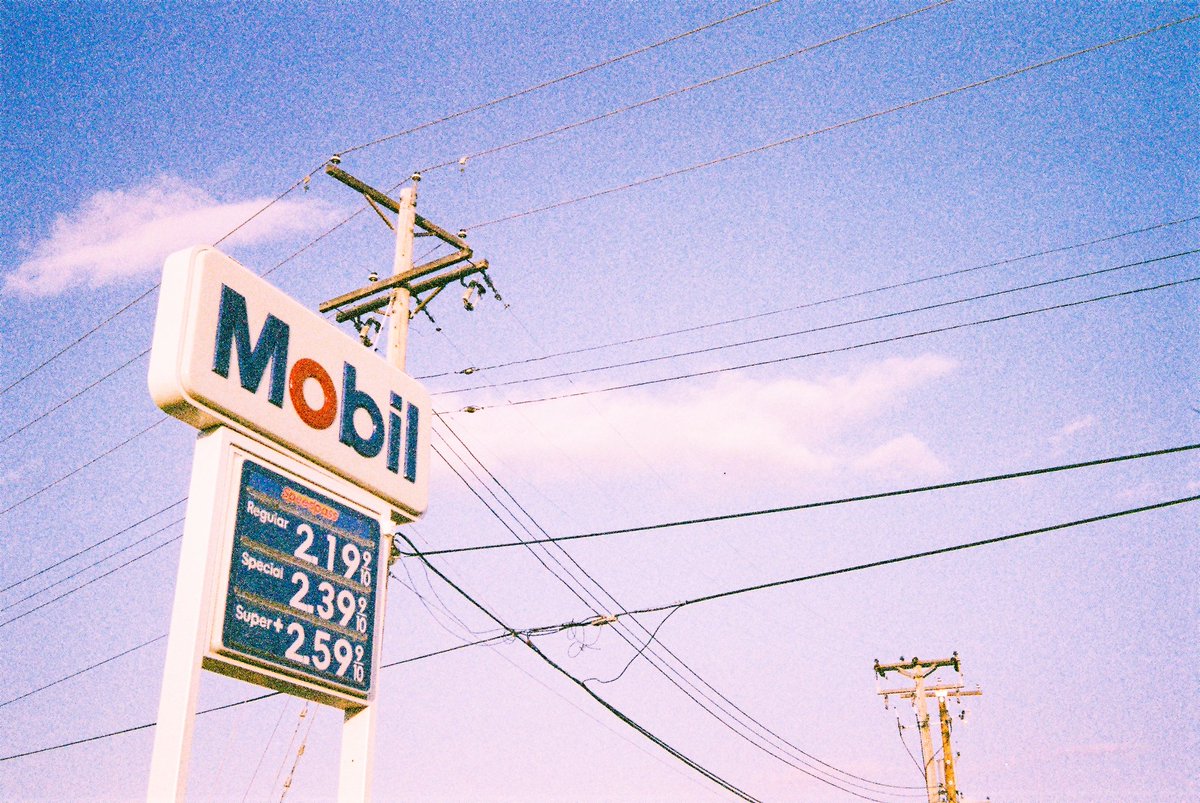 BrandonCamp0s's tweet photo. gas station aesthetic 
expired 35mm film https://t.co/GZf4xrUNiS