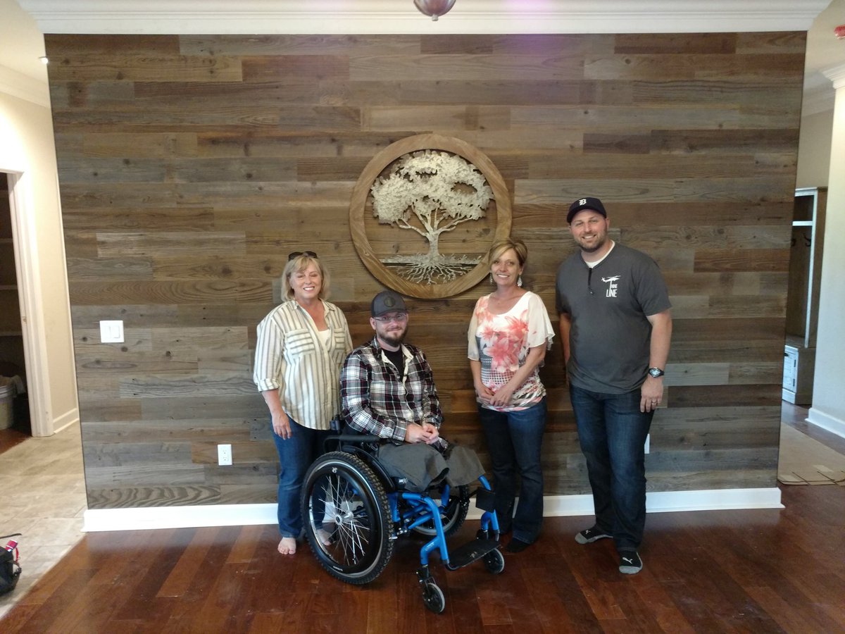 asoldiersjourn's tweet photo. Thank you to @stikwooddesign for donating this awesome accent wall for #Codyhome. https://t.co/exZkDFEZPI