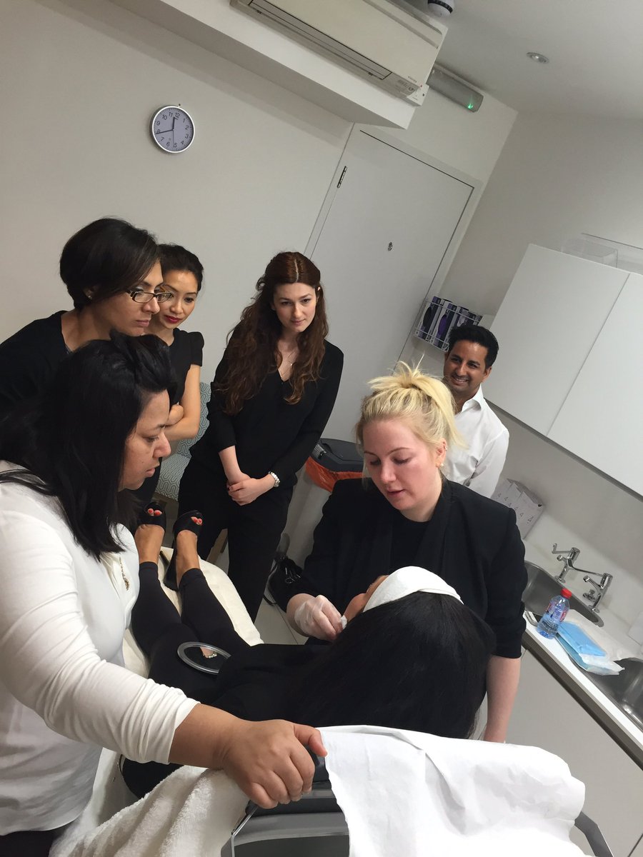 TerinaDenny's tweet photo. @DrSarahTonks thank you so much today's Mid Face Volume Workshop #RHA4 #UltraDeep #TeosyalPen #Teosyal https://t.co/wYAISxoP3l