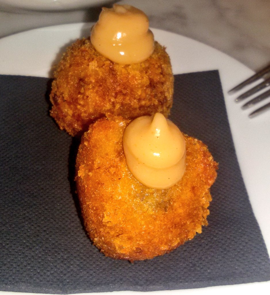 Hoy hemos probado la ensaladilla rusa de <a href="/caballacanalla/">Caballa Canalla</a>.Muy buena: Tanto como sus croquetas de "rostit"👌