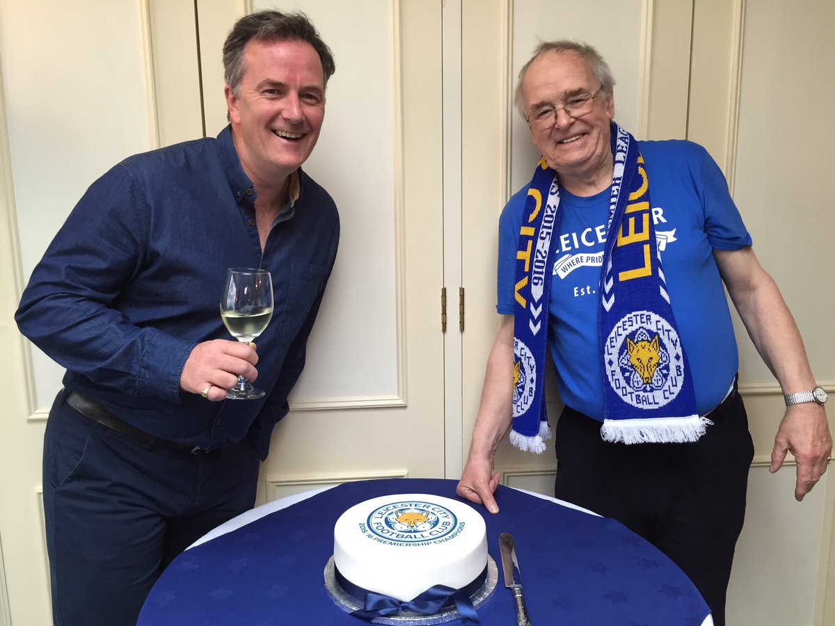 samwessexgirl's tweet photo. @mikefraser18  @GrangeatOborne thank you for a fab celebration of @LCFC - champions! #whywakeup #DillyDing https://t.co/HxJoXrC2iG