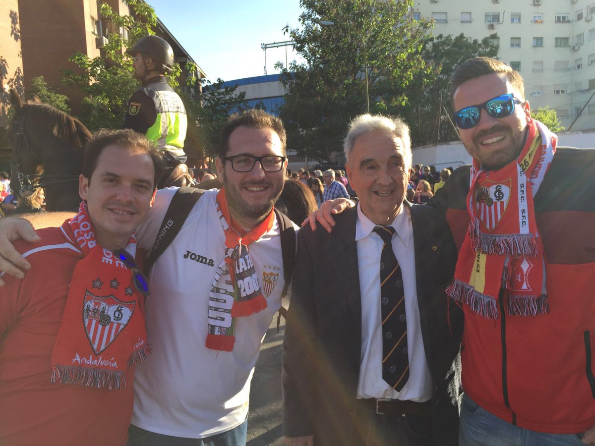 Surferos con Campanal.