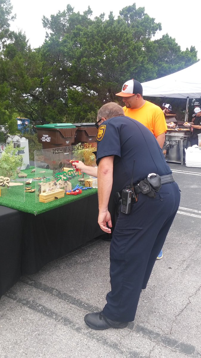 RememberWhenLLC's tweet photo. Our @SATXPolice working on his aim at the RW shooting range! Come join us at #burgersbbqandbeer with @culinariasa! https://t.co/BZe4DUEkyx