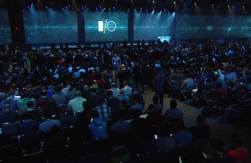 Bitgadgetinc's tweet photo. #Google’s new #Allo and #Duo #chat #apps: Google #io16. 
https://t.co/1X4TauoFaf https://t.co/qtVJ02smEb