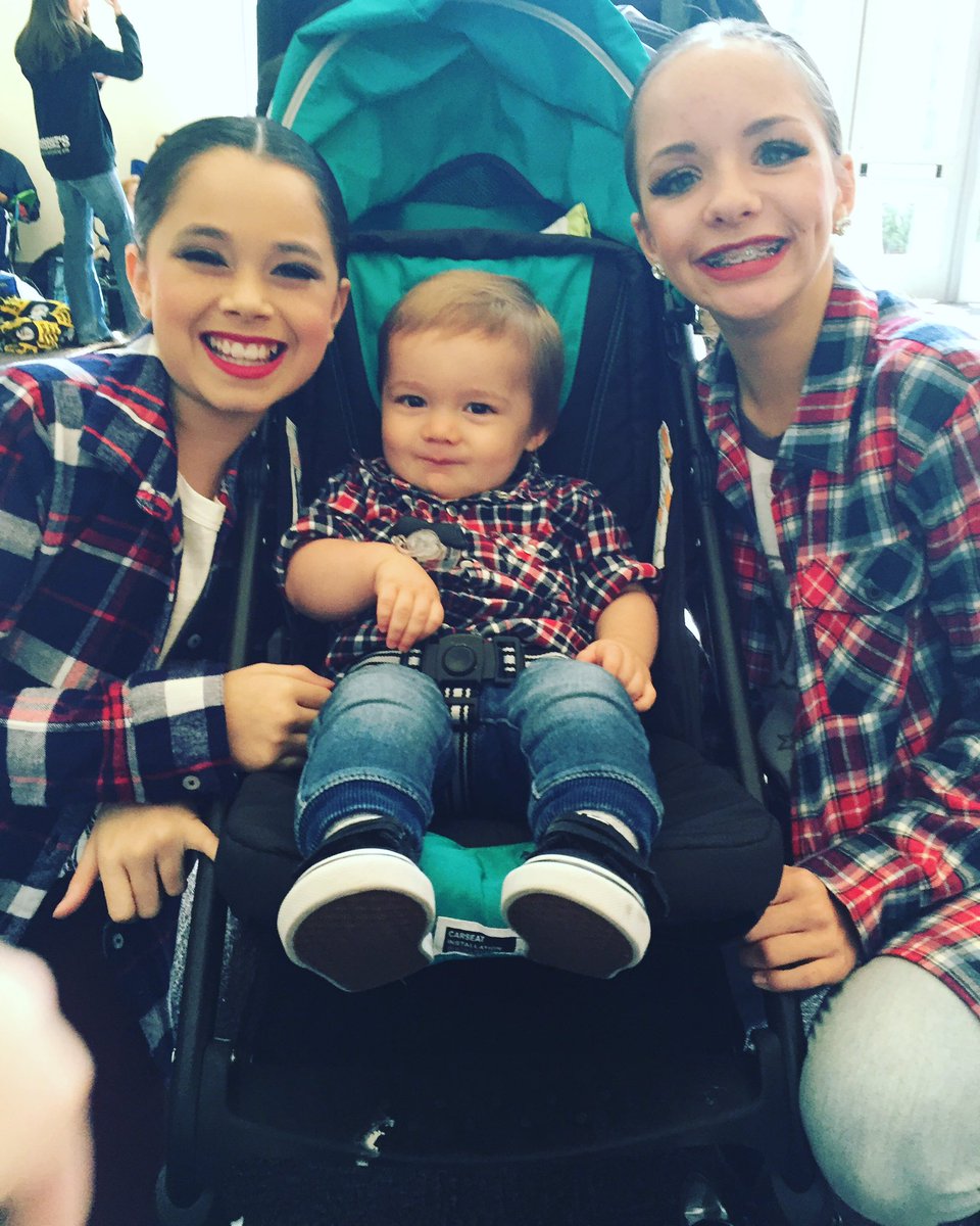 simidancecenter's tweet photo. The girls matching with Ruxin #complife #simidancecenter https://t.co/k2uTlxyfI1