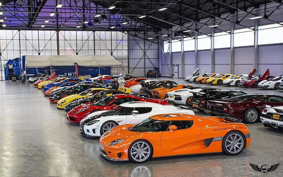 OnlyFerrariPics's tweet photo. 30 million worth of supercars in #UK with legendary #stig
#koenigsegg #agera #ccx #bugatti #veryon #ferrari #458 #4… https://t.co/u1iOtRscPf
