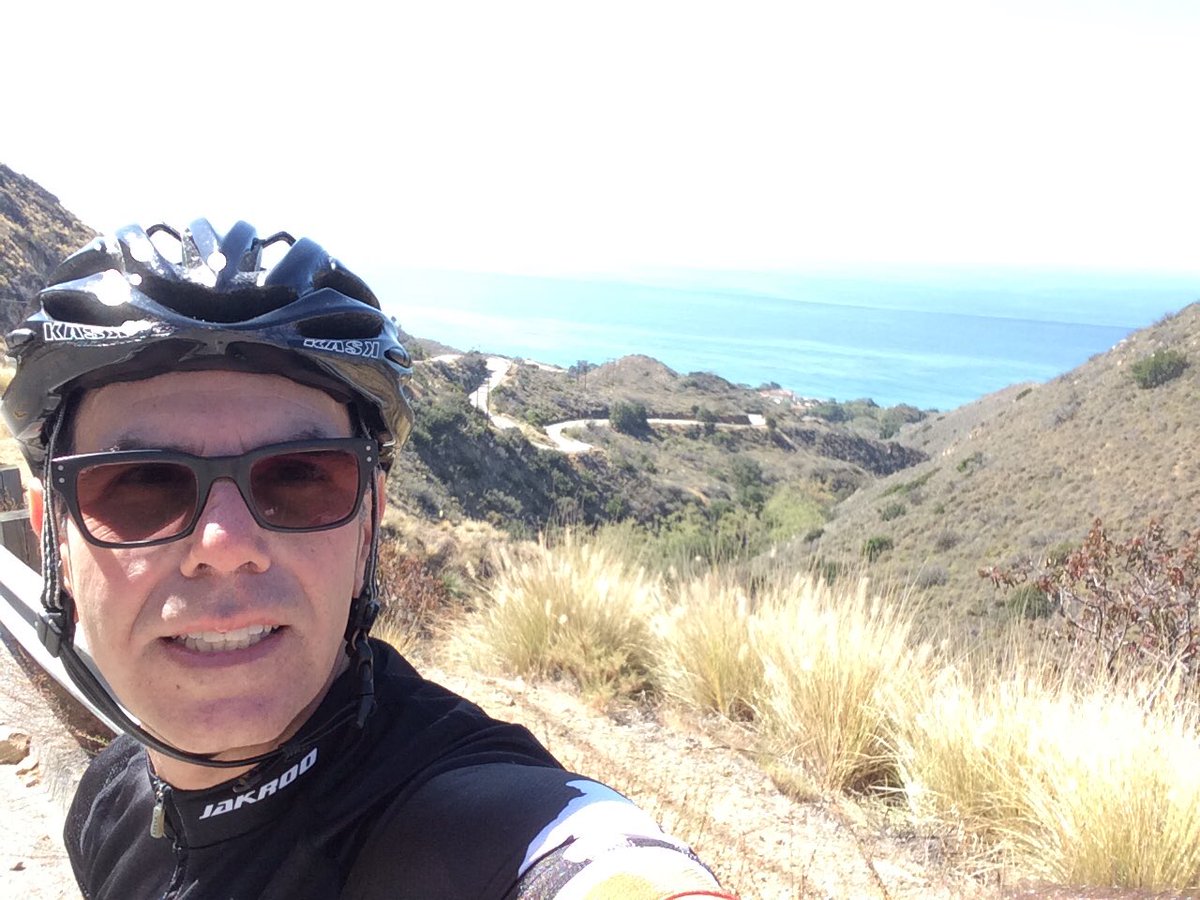 ciclibucatini's tweet photo. @michaeljgan, who put the "Gan" in @petosagan riding @iamspecialized up #DeckerCanyon #eastcoastdoeswestcoast https://t.co/IEcYPfrMi7