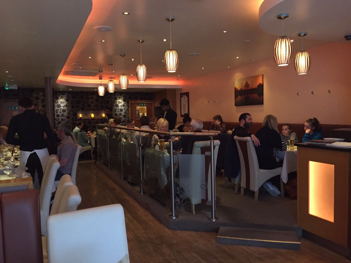 TajMahaleigh's tweet photo. The Taj Sunday Feast is in full swing! https://t.co/6PpECxz2tf