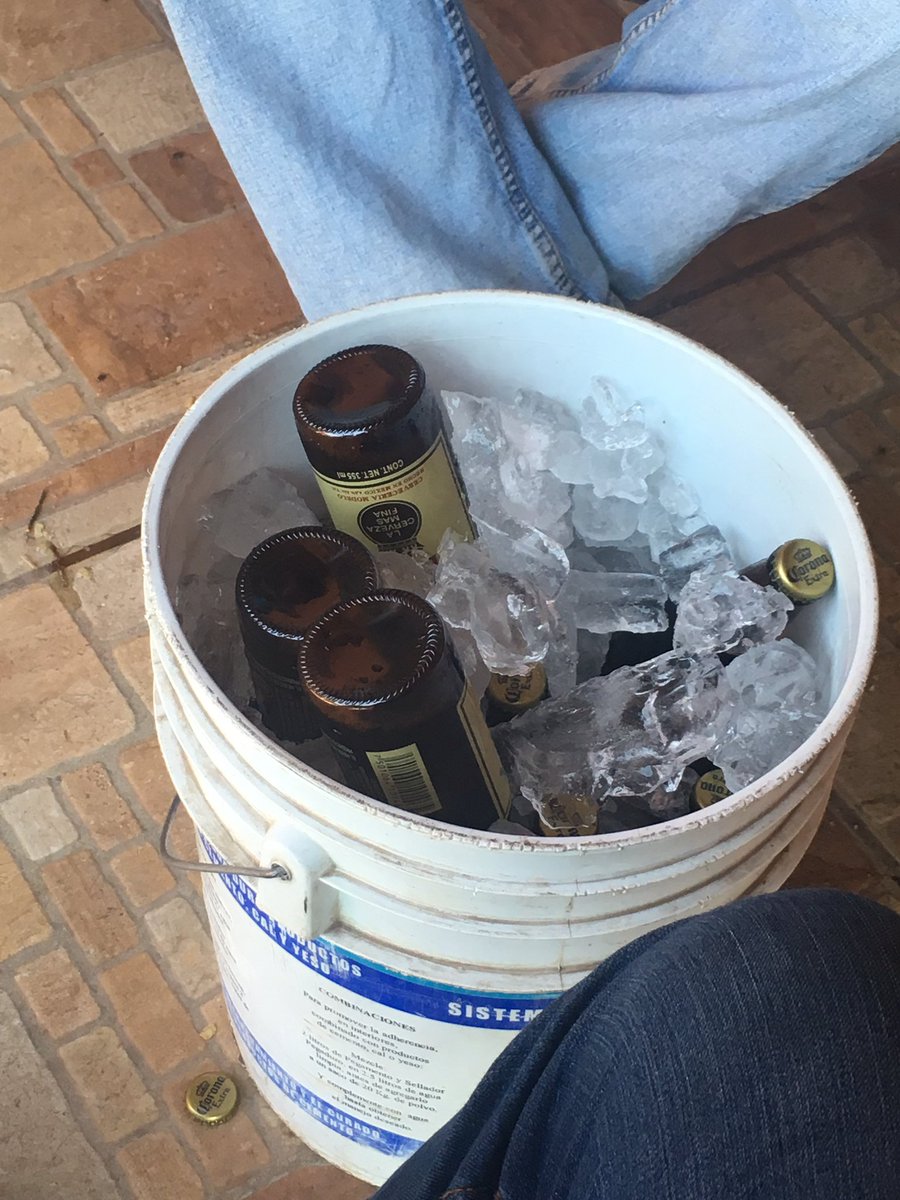 VrixFullF's tweet image. A pero ayer!!! 
#Puta_Resaca😭😭😭