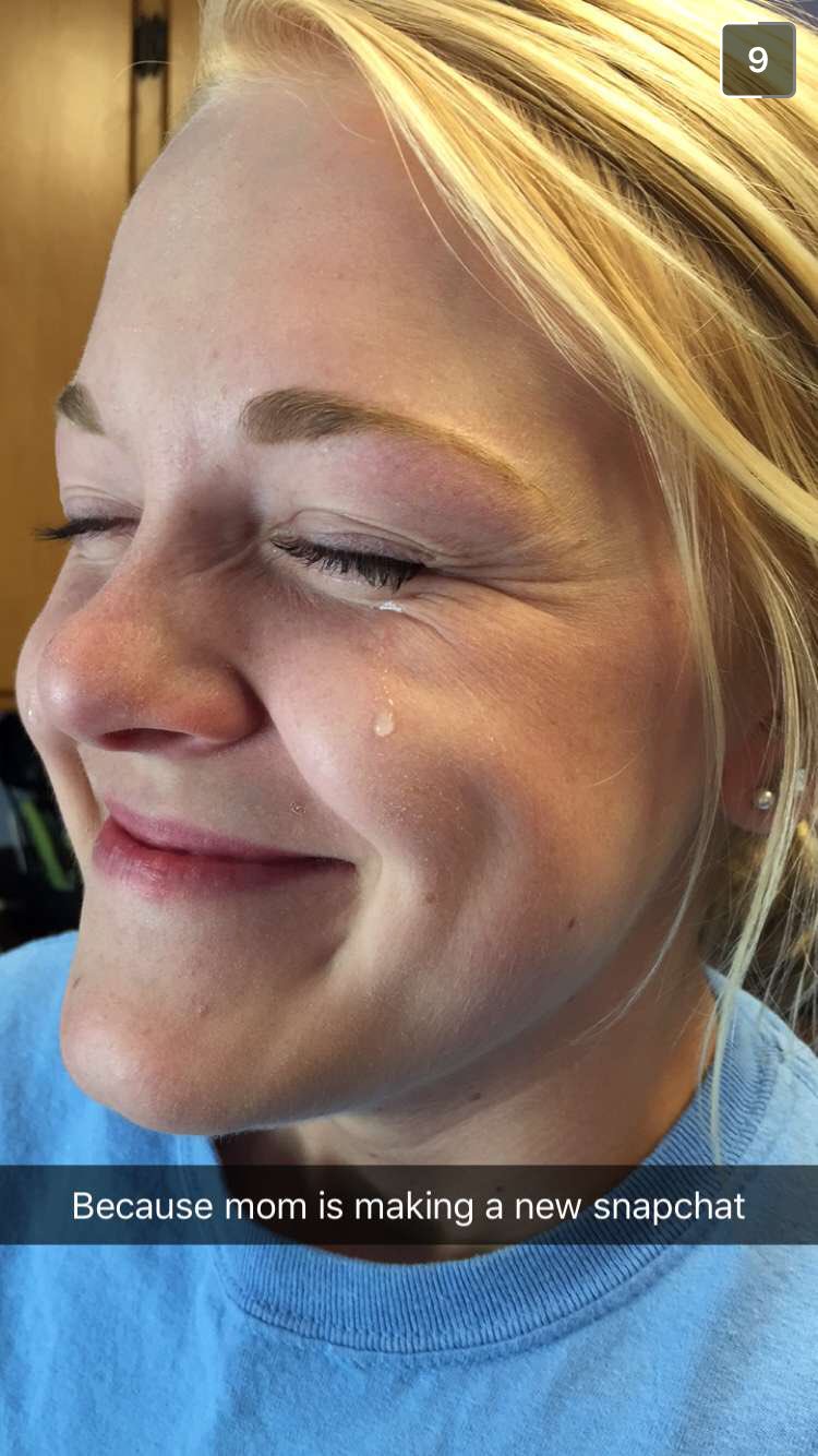 mom facial  / X