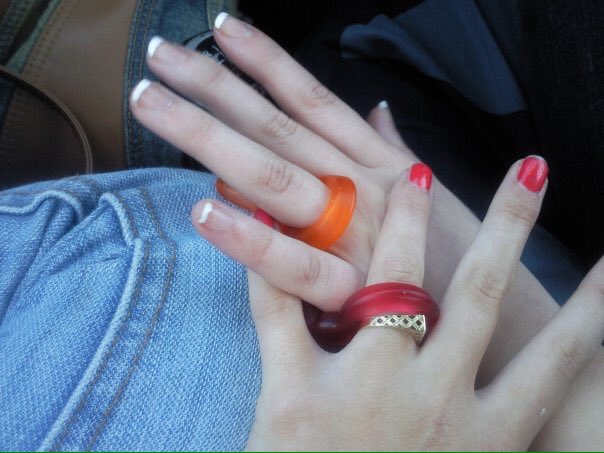 LucyB1189's tweet photo. #wifey4lifey #throwback #lankyfingers @sian2806 awwww https://t.co/kToMTLf4RI