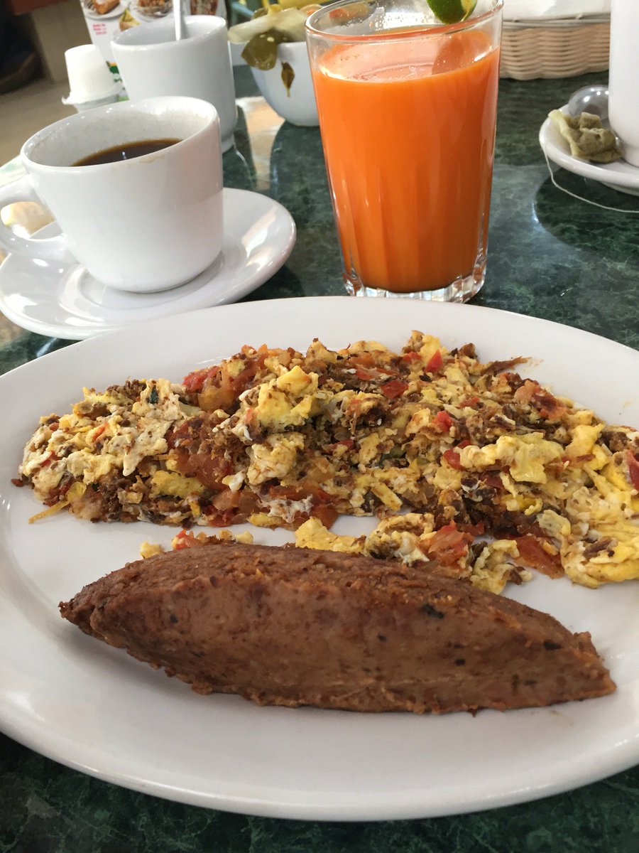 CaptAlat's tweet photo. #OtraIdea Compartan las suyas (@ Los Bisquets Bisquets Obregón - @bisquetsobregon in DF) https://t.co/50mFoxIBai https://t.co/sWm8TukoM9