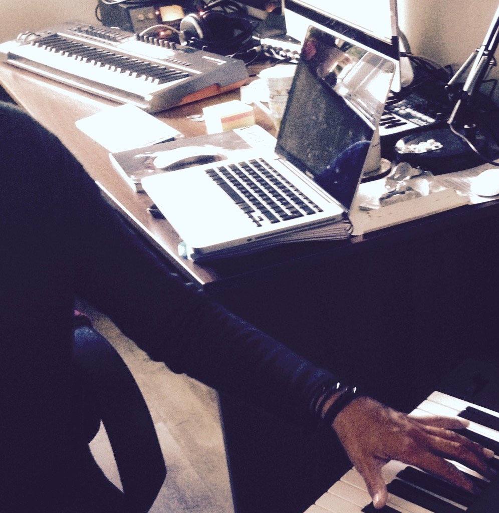 designertastic's tweet photo. Great gig last night in #Tarpoley, today Abi is laying down some lush piano #rock #album https://t.co/eK95zqAxQj